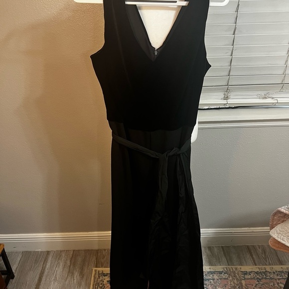 Lauren Ralph Lauren Velvet-Crepe
Sleeveless Jumpsuit 18 Black - Picture 10 of 16